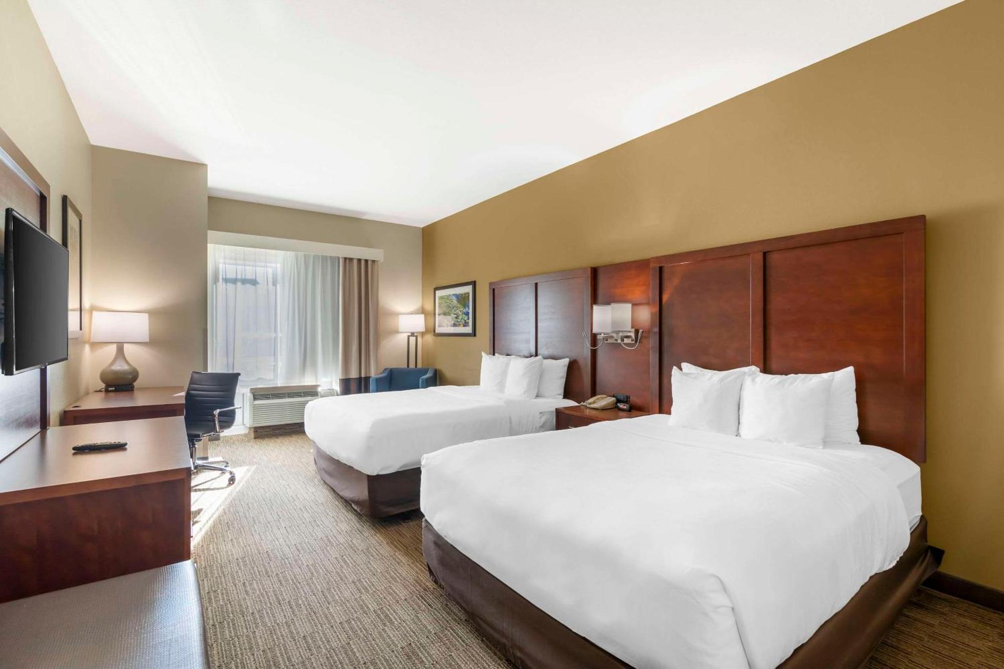 טיפטון Comfort Inn & Suites מראה חיצוני תמונה