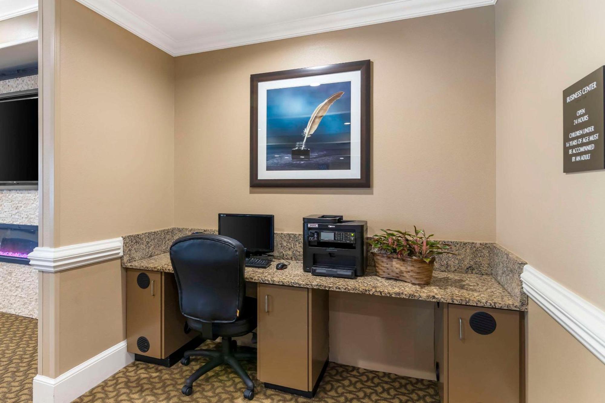 טיפטון Comfort Inn & Suites מראה חיצוני תמונה