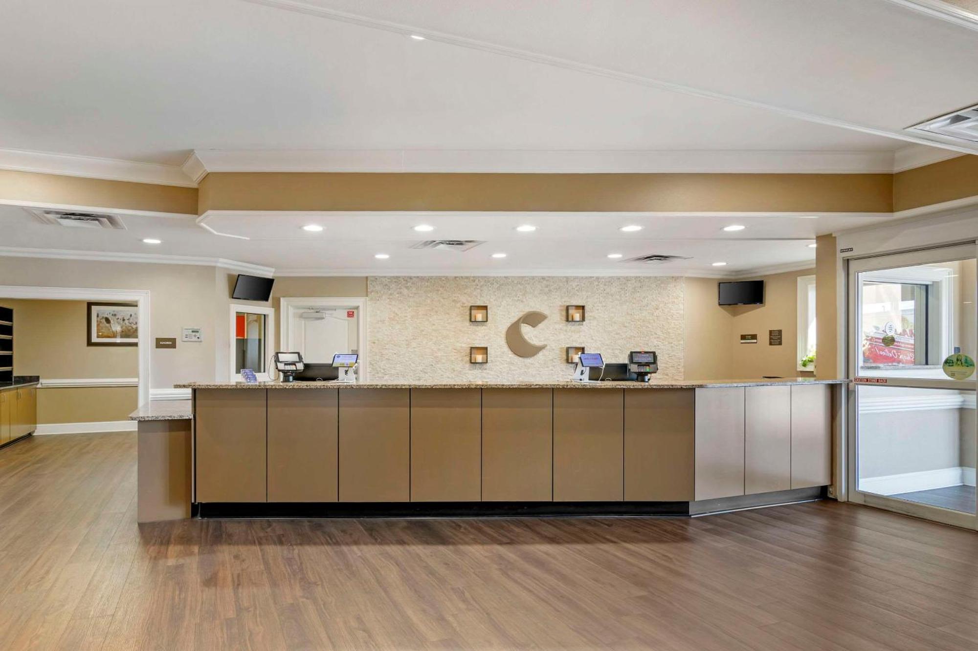 טיפטון Comfort Inn & Suites מראה חיצוני תמונה