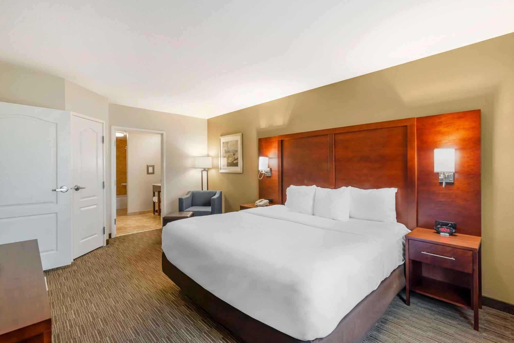 טיפטון Comfort Inn & Suites מראה חיצוני תמונה