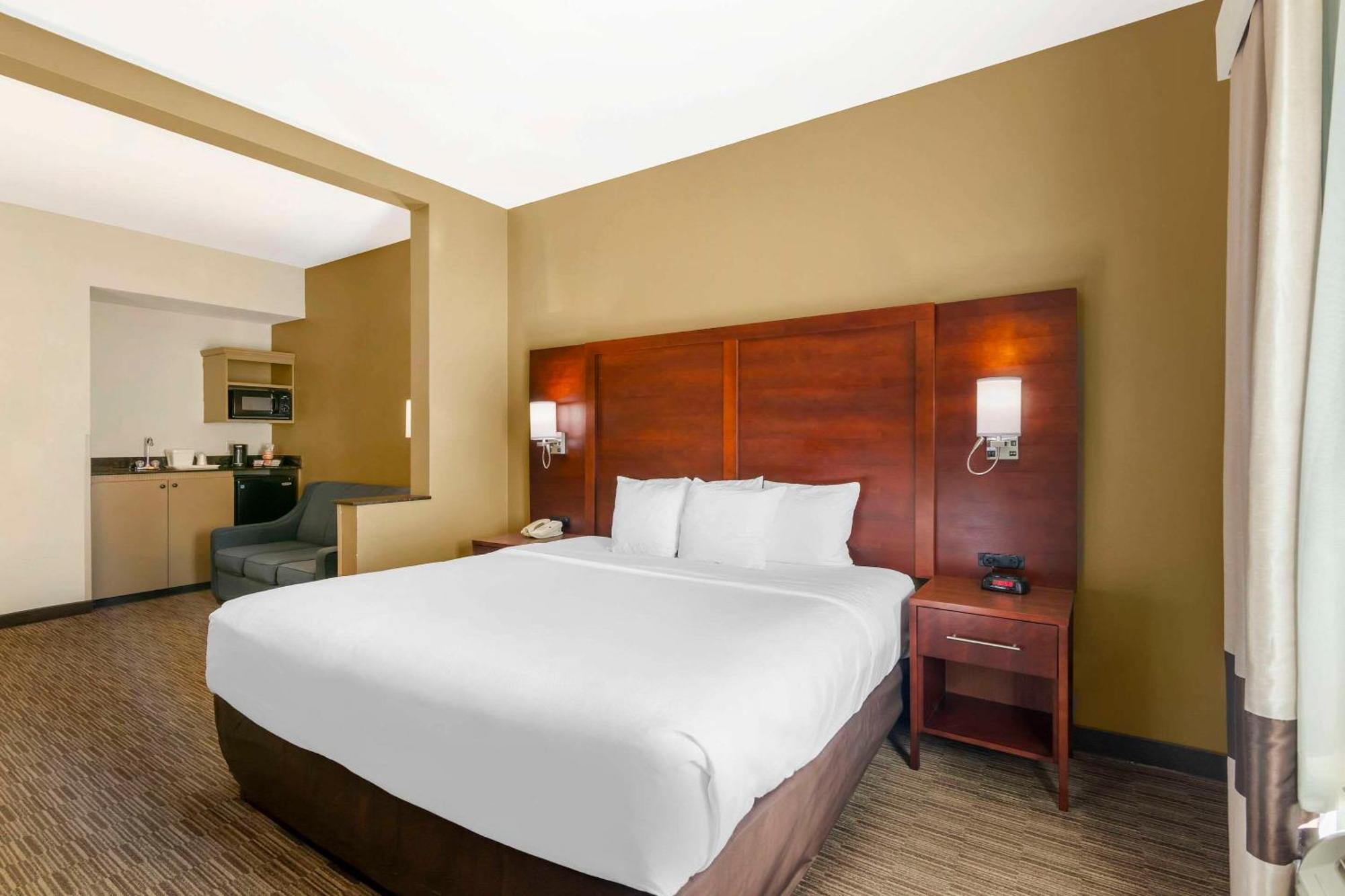 טיפטון Comfort Inn & Suites מראה חיצוני תמונה