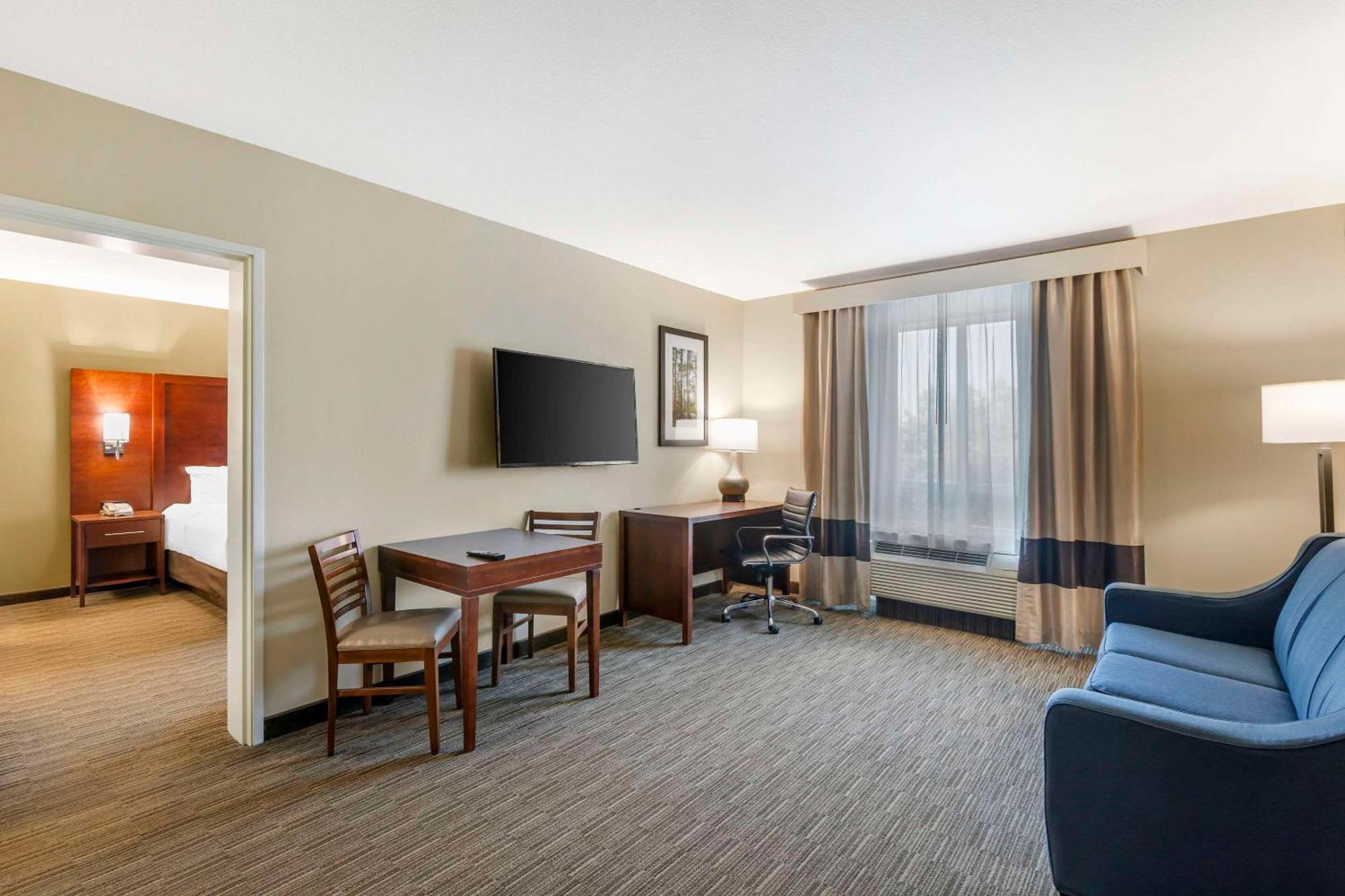 טיפטון Comfort Inn & Suites מראה חיצוני תמונה