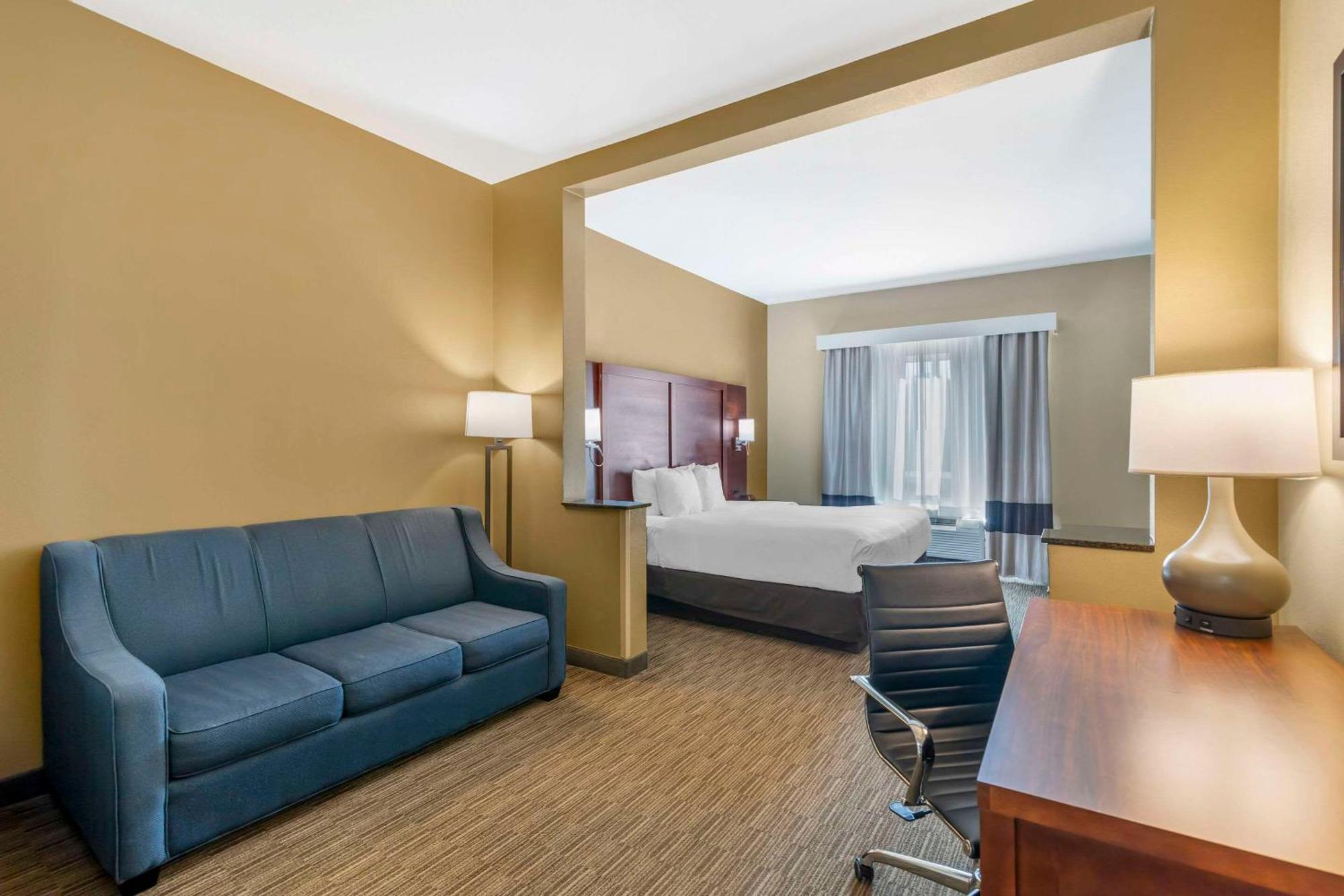 טיפטון Comfort Inn & Suites מראה חיצוני תמונה