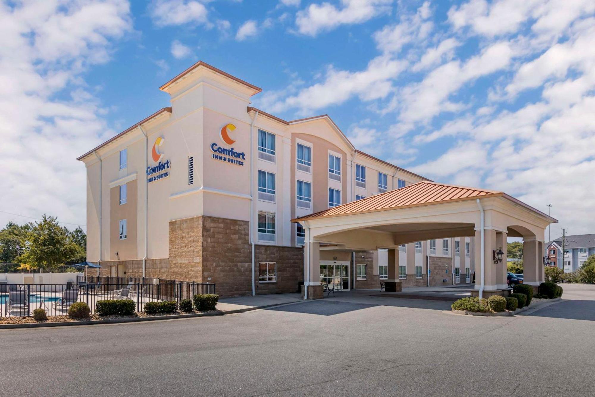 טיפטון Comfort Inn & Suites מראה חיצוני תמונה